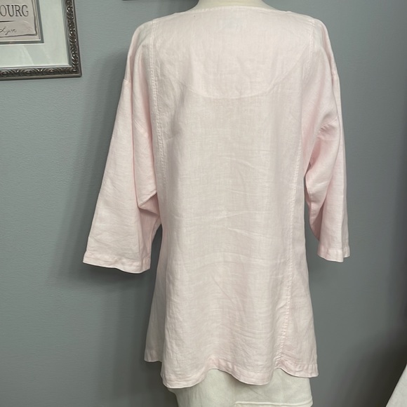 Mosaic USA Women's Multi Button Linen Tunic Relaxed - Picture 2 of 3